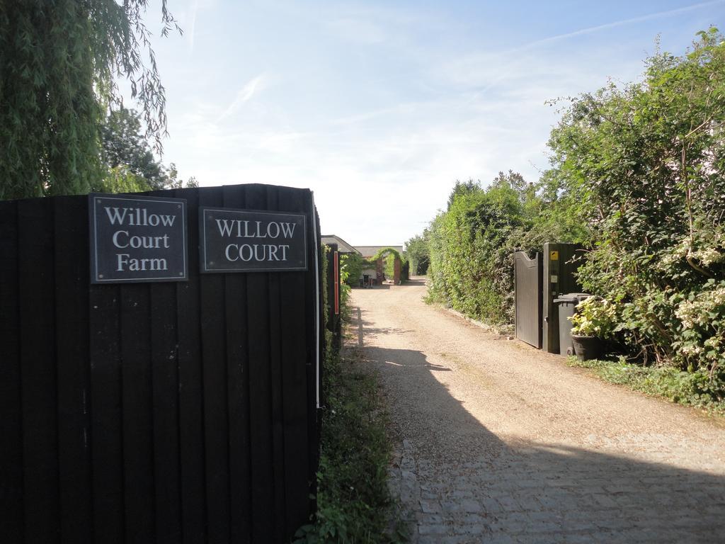 Willow Court Farm Studio West & Petting Farm, 8 Mins To Legoland & Windsor, 15 Mins To Lapland Uk Villa Buitenkant foto